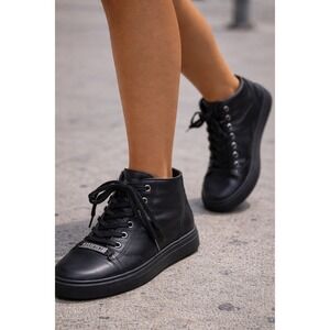 Gucci 423299 High Top Sneakers Womens 40 Black Leather Silver Logo Plaque